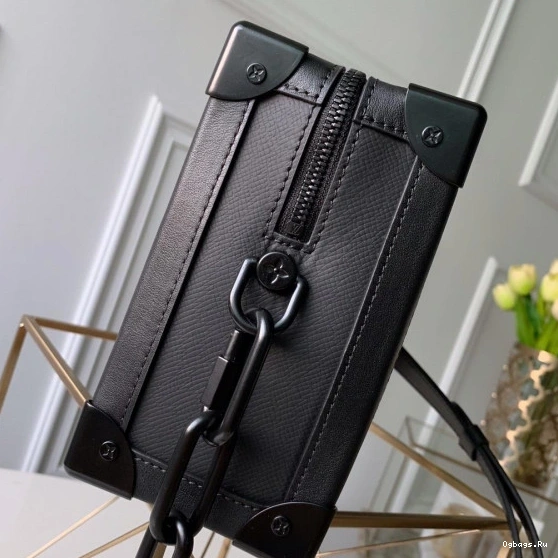 Vuitton Louis SOFT TRUNK 0327